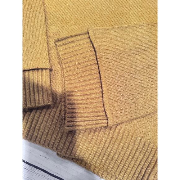 Double Zero Sweater - Picture 3 of 10